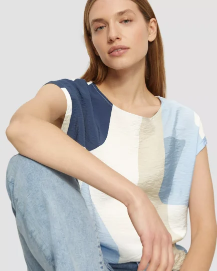 s.Oliver T-shirt in a fabric blend with a print on the front 2161643