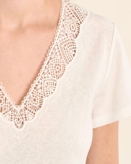 Molly Bracken T-shirt with embroidered details E1783EE